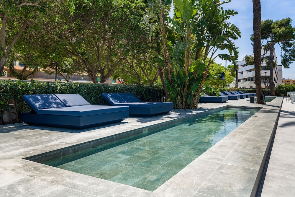Hotel Vibra Mare Nostrum — Swimming pool in Playa d'en Bossa, Balearic Islands