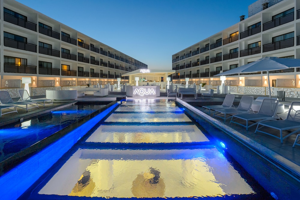 Hotel Vibra Mare Nostrum — Swimming pool in Playa d'en Bossa, Balearic Islands