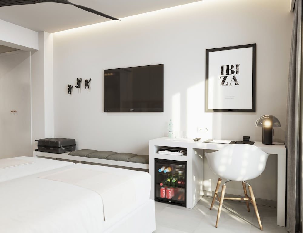 Hotel Vibra Mare Nostrum — Hotel rooms in Playa d'en Bossa, Balearic Islands