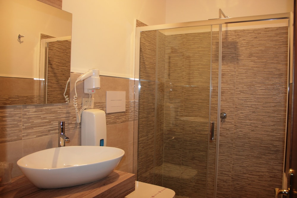 Hotel Alexander — Hotel rooms in Giardini Naxos, Sicily