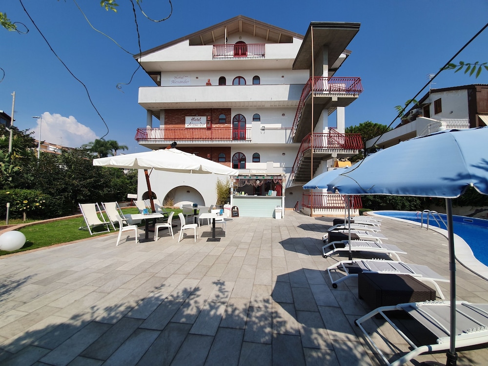 Hotel Alexander — Hotel building in Giardini Naxos, Sicily