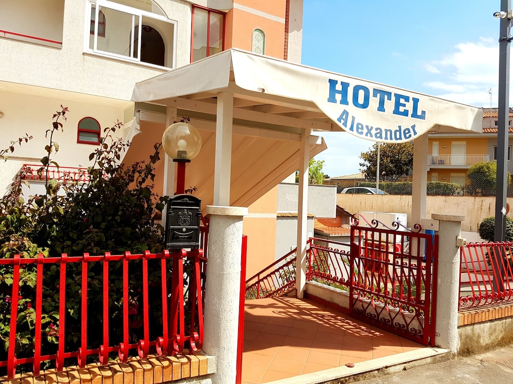 Hotel Alexander — Hotel building in Giardini Naxos, Sicily