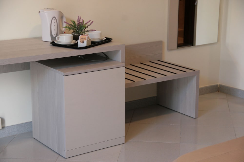 Hotel Alexander — Hotel rooms in Giardini Naxos, Sicily