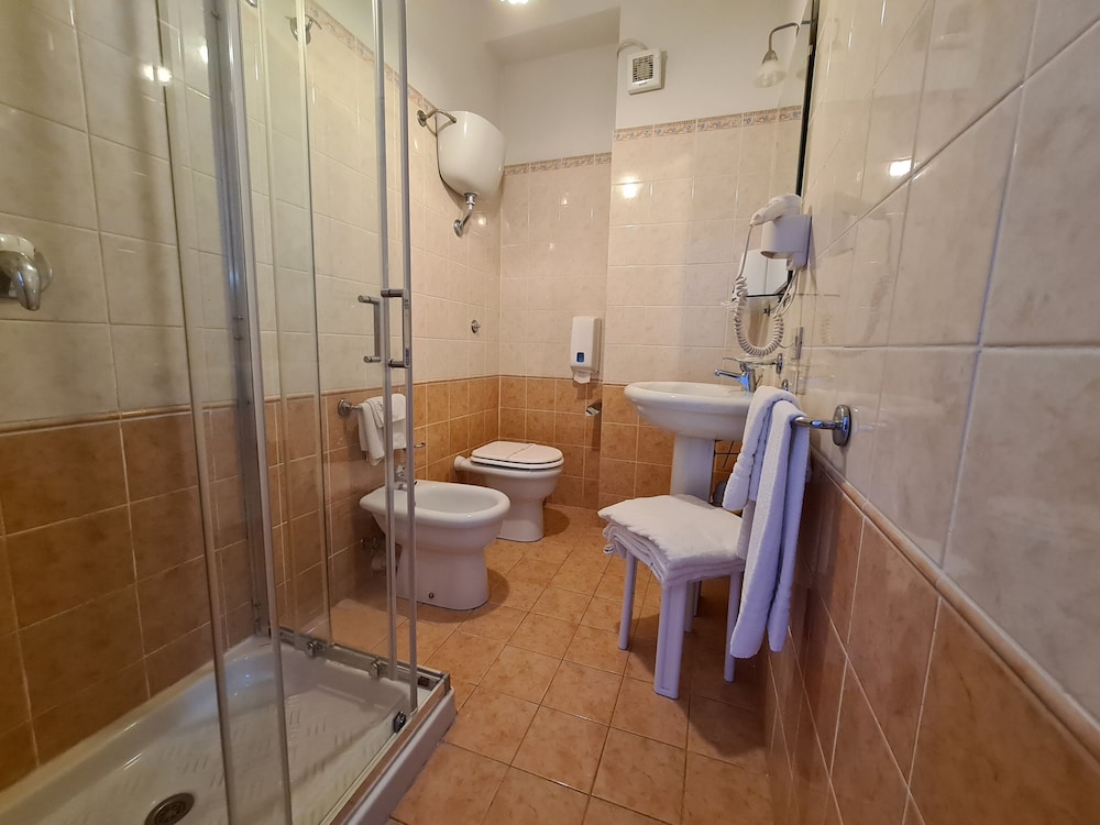 Hotel Alexander — Hotel rooms in Giardini Naxos, Sicily