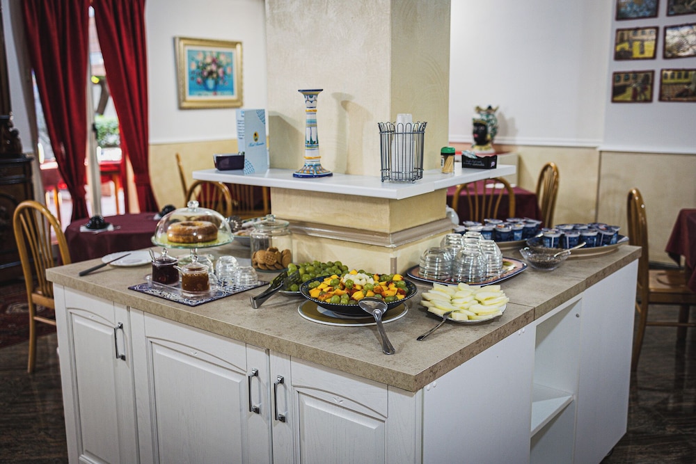 Hotel Alexander — Restaurant & bars in Giardini Naxos, Sicily