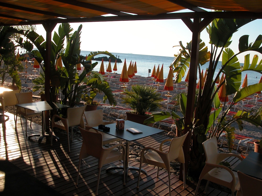 Hotel Alexander — Restaurant & bars in Giardini Naxos, Sicily