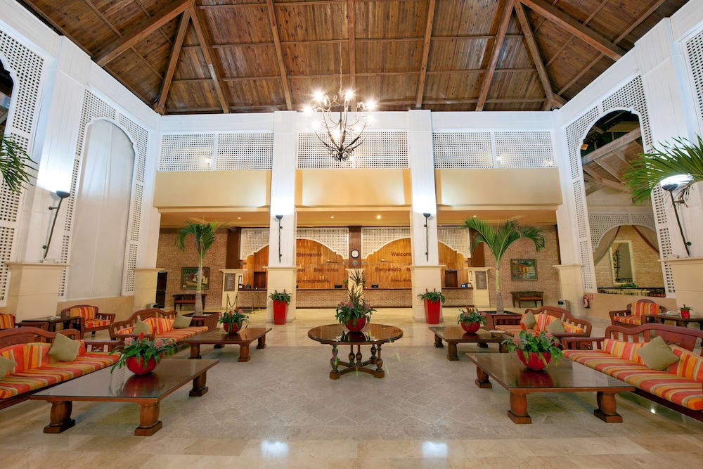 Occidental Caribe All Inclusive — Hotel building in Bavaro, La Altagracia