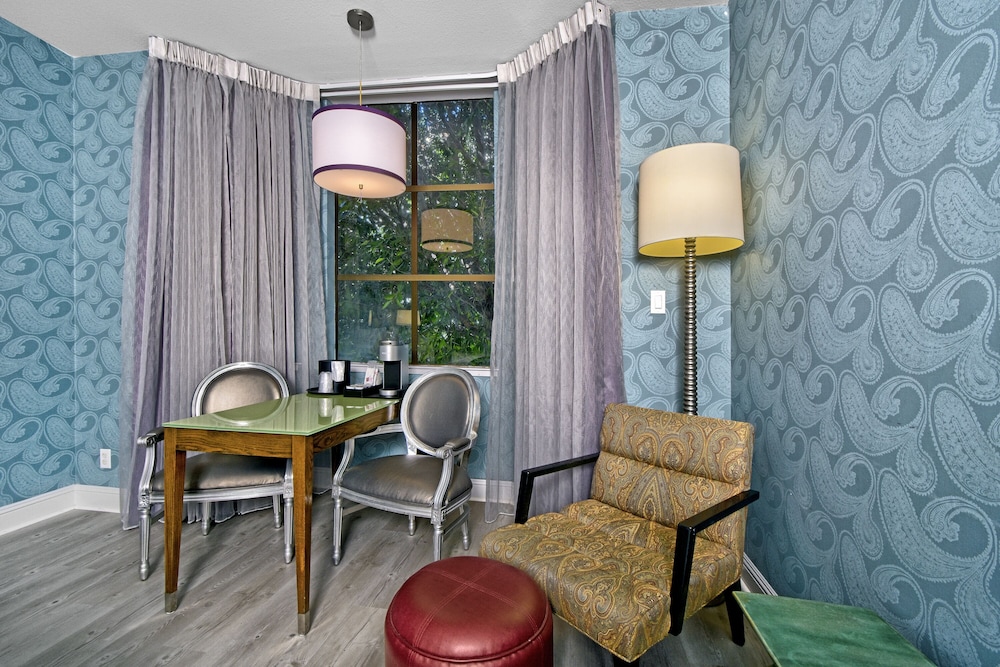 Hotel Fiona — Hotel rooms in San Francisco, California