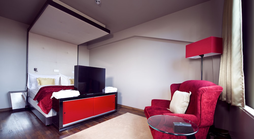 Home Hotel Folketeateret — Hotel rooms in Oslo, Oslo