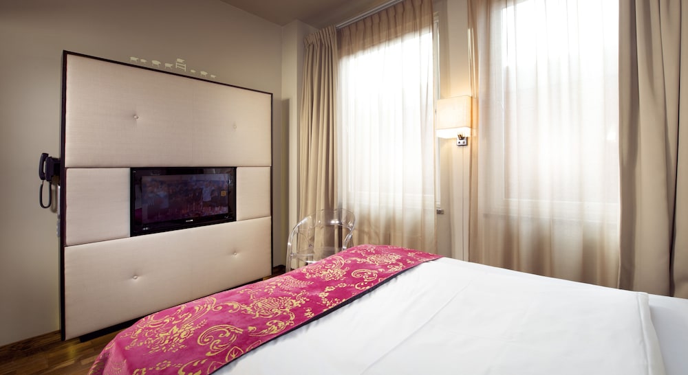 Home Hotel Folketeateret — Hotel rooms in Oslo, Oslo