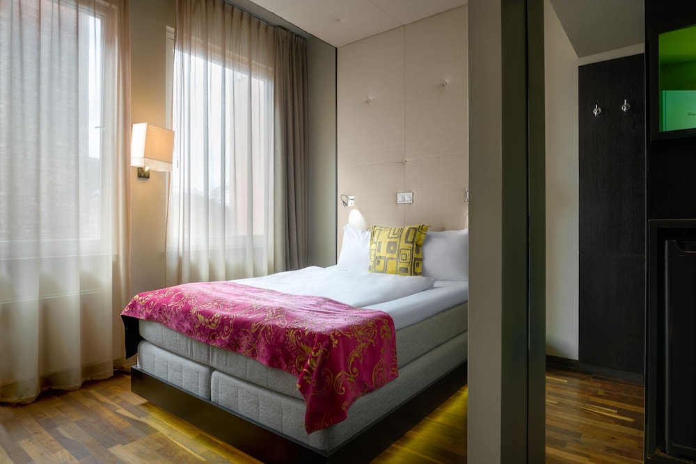 Home Hotel Folketeateret — Hotel rooms in Oslo, Oslo