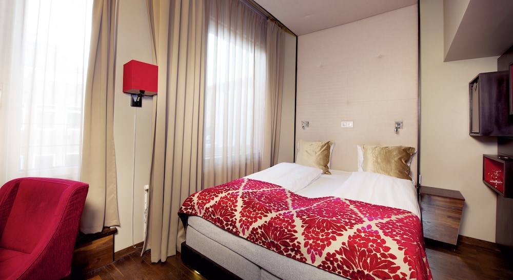 Home Hotel Folketeateret — Hotel rooms in Oslo, Oslo