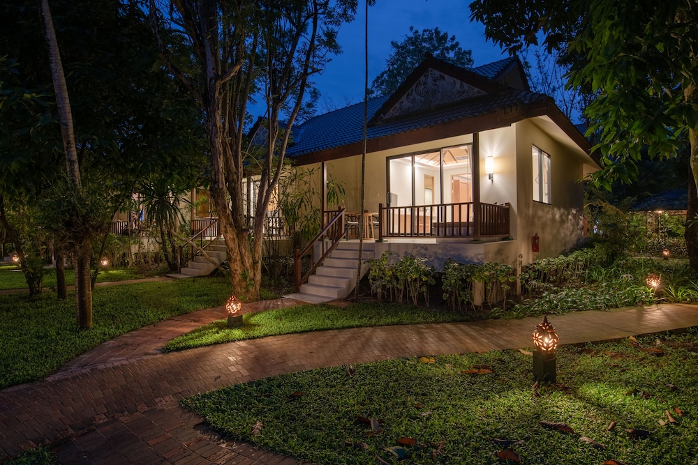 Paradise Beach Resort Samui — Hotel building in Mae Nam, Surat Thani