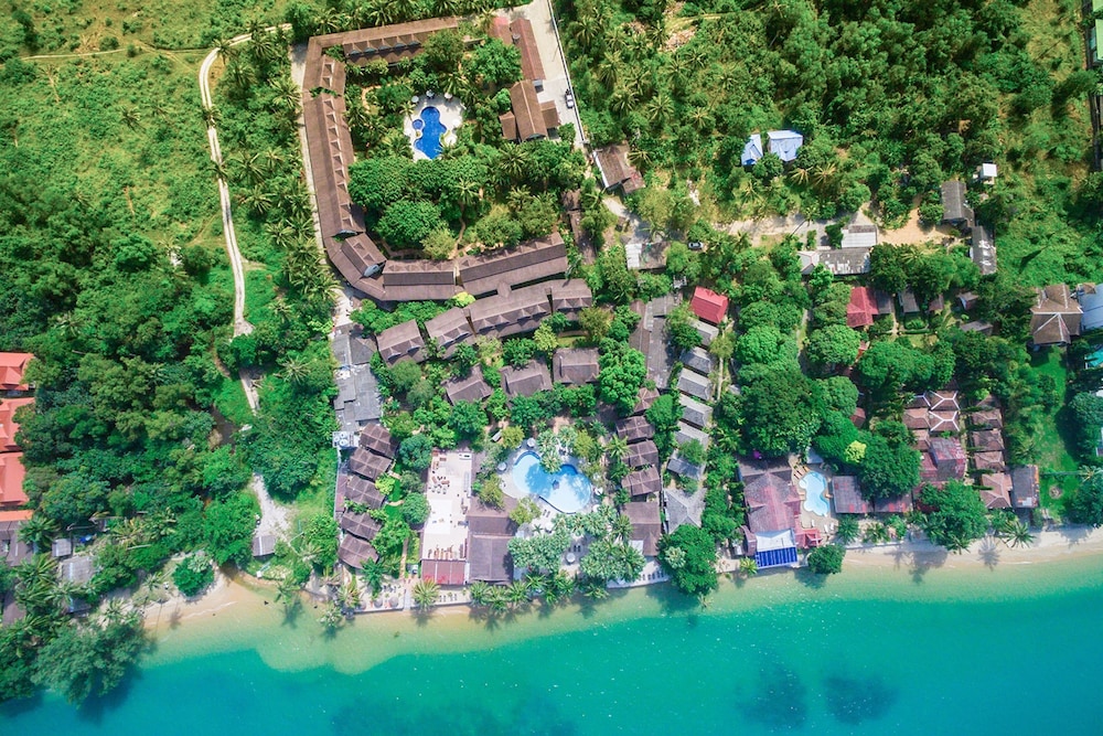 Paradise Beach Resort Samui — Hotel building in Mae Nam, Surat Thani