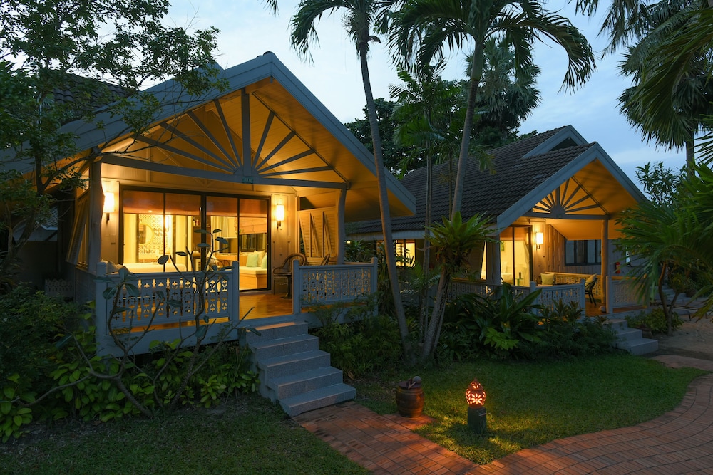 Paradise Beach Resort Samui — Hotel building in Mae Nam, Surat Thani
