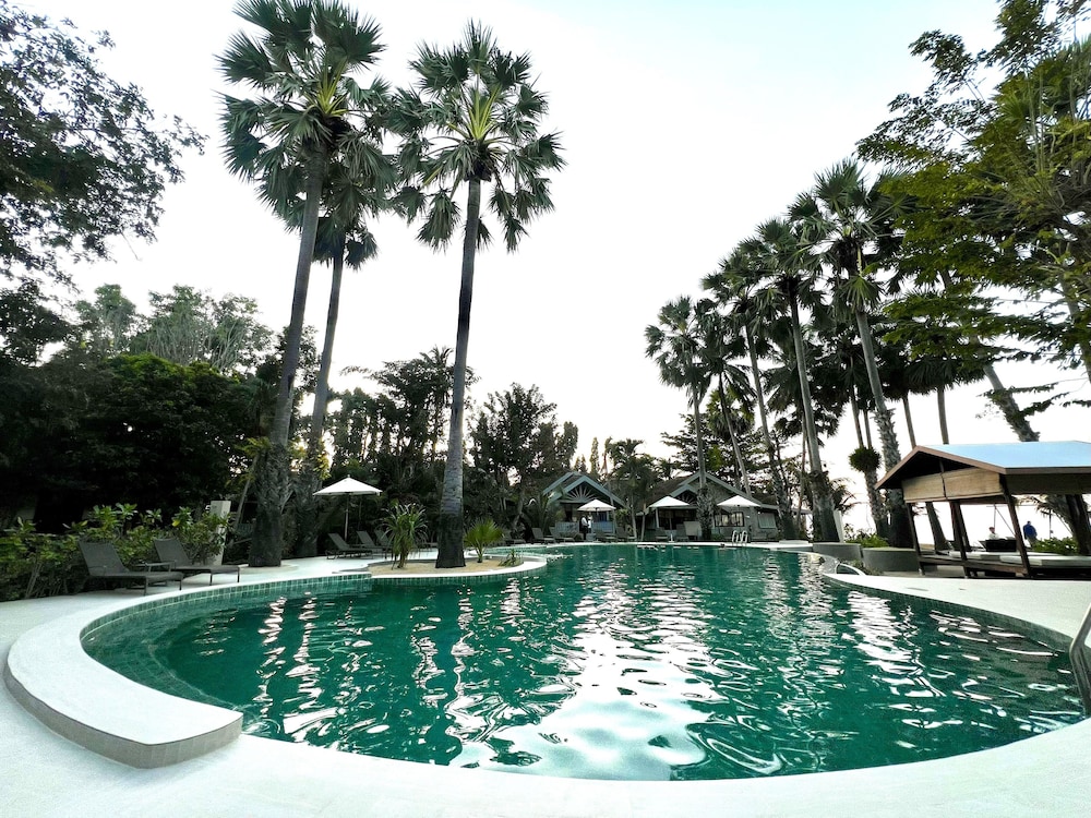 Paradise Beach Resort Samui — Swimming pool in Mae Nam, Surat Thani