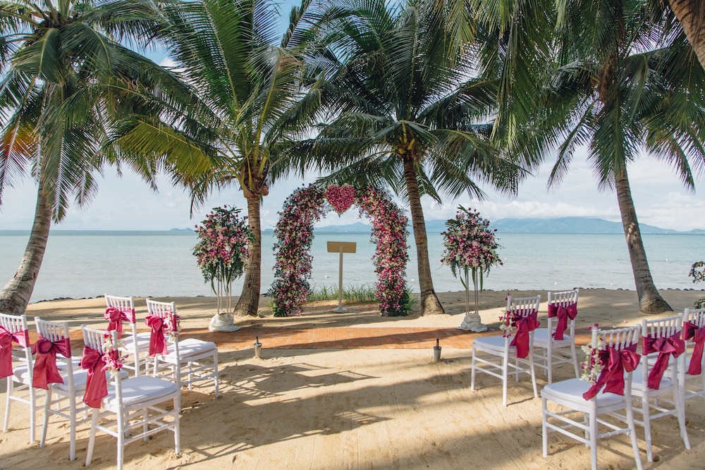 Paradise Beach Resort Samui — Hotel building in Mae Nam, Surat Thani