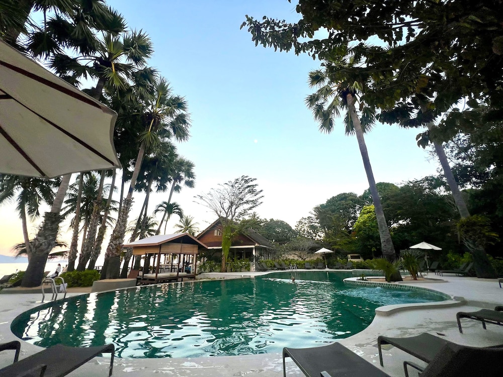 Paradise Beach Resort Samui — Swimming pool in Mae Nam, Surat Thani