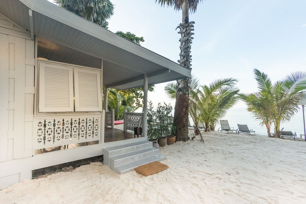 Paradise Beach Resort Samui — Beach in Mae Nam, Surat Thani