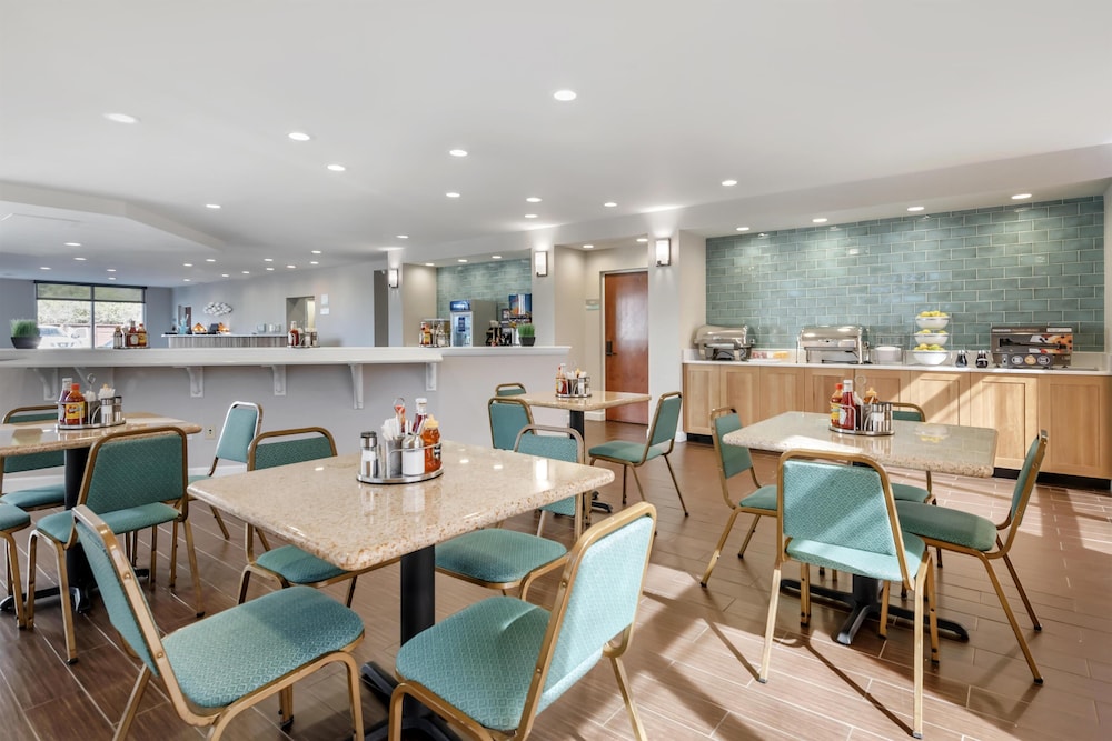 Surf and Sand, BW Signature Collection — Restaurant & bars in Amelia Island, Florida