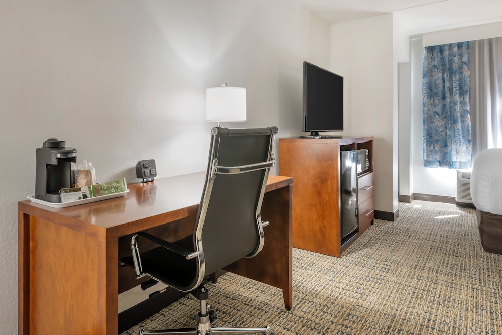 Surf and Sand, BW Signature Collection — Hotel rooms in Amelia Island, Florida
