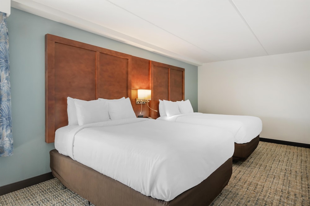 Surf and Sand, BW Signature Collection — Hotel rooms in Amelia Island, Florida