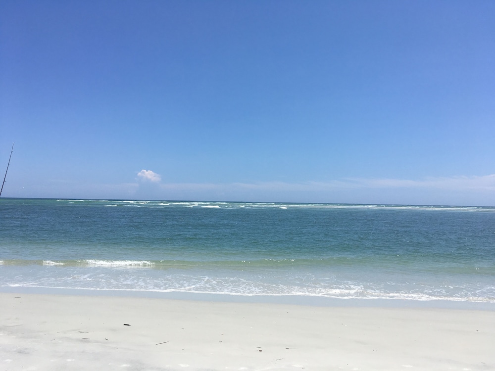 Surf and Sand, BW Signature Collection — Beach in Amelia Island, Florida