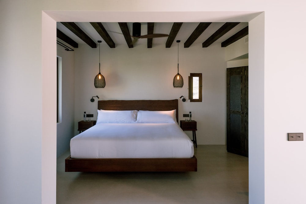 Casa Maca Hotel — Hotel rooms in Ibiza Town, Balearic Islands