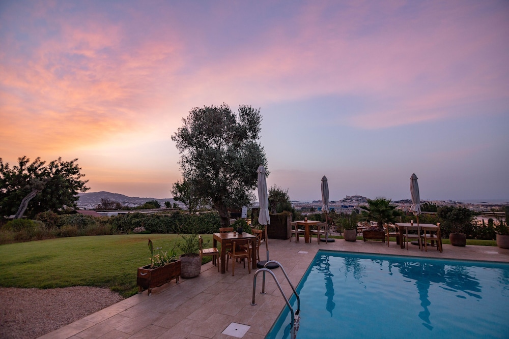 Casa Maca Hotel — Swimming pool in Ibiza Town, Balearic Islands