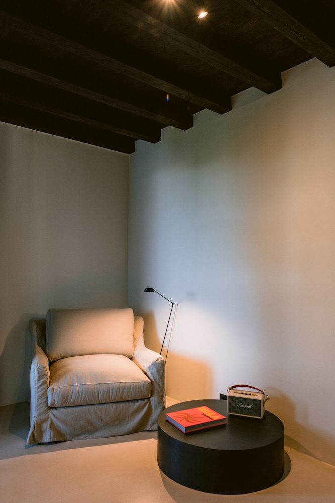 Casa Maca Hotel — Hotel rooms in Ibiza Town, Balearic Islands