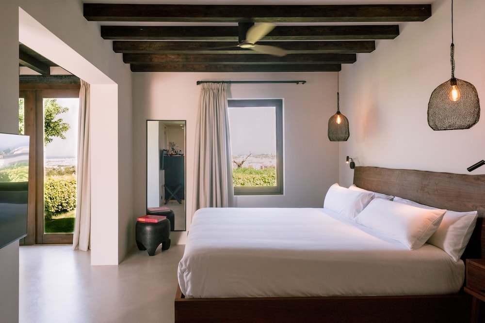Casa Maca Hotel — Hotel rooms in Ibiza Town, Balearic Islands