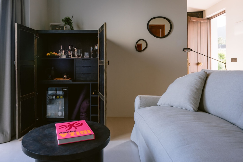 Casa Maca Hotel — Hotel rooms in Ibiza Town, Balearic Islands