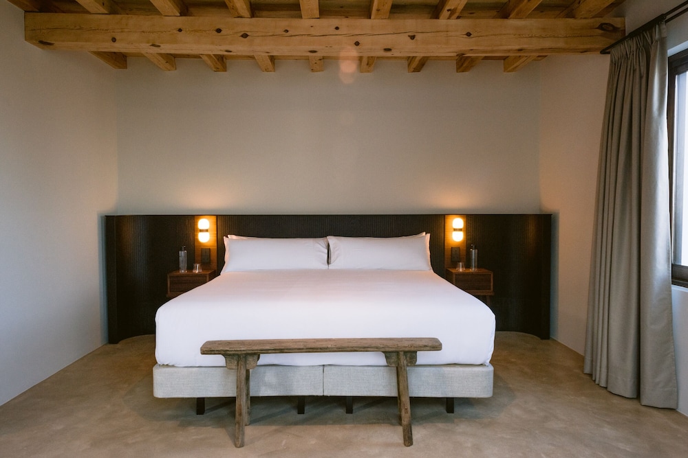 Casa Maca Hotel — Hotel rooms in Ibiza Town, Balearic Islands