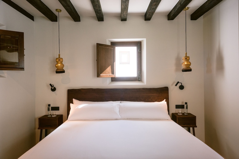 Casa Maca Hotel — Hotel rooms in Ibiza Town, Balearic Islands