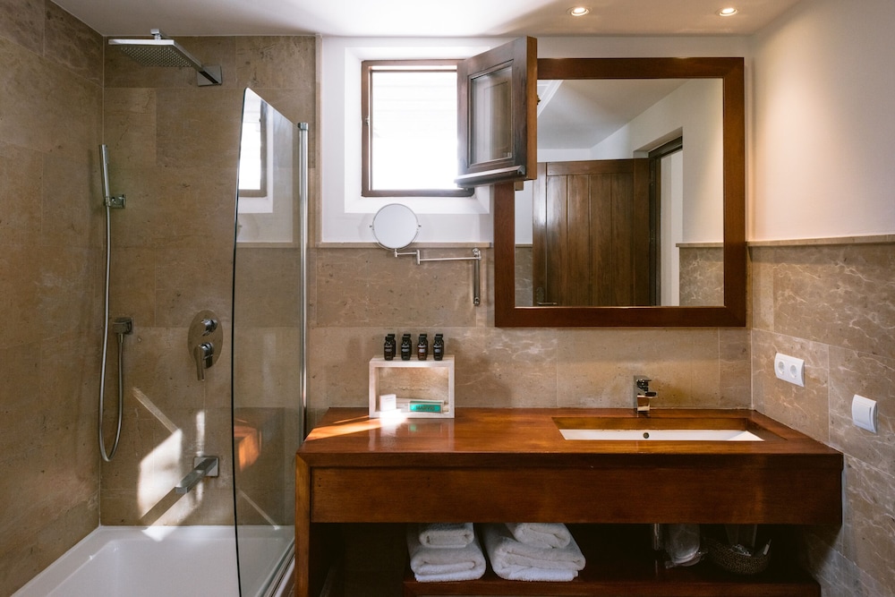 Casa Maca Hotel — Hotel rooms in Ibiza Town, Balearic Islands