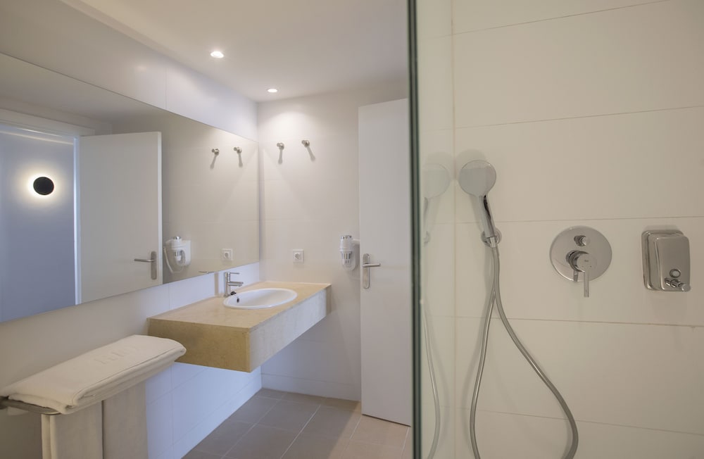 HM Martinique Aparthotel — Hotel rooms in Magaluf, Balearic Islands