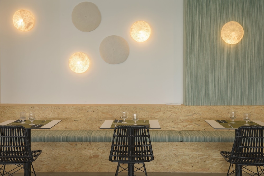 HM Martinique Aparthotel — Restaurant & bars in Magaluf, Balearic Islands