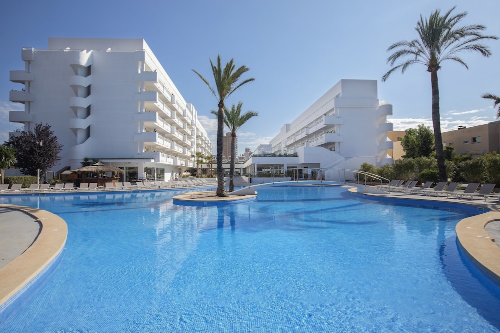 HM Martinique Aparthotel — Main photo in Magaluf, Balearic Islands