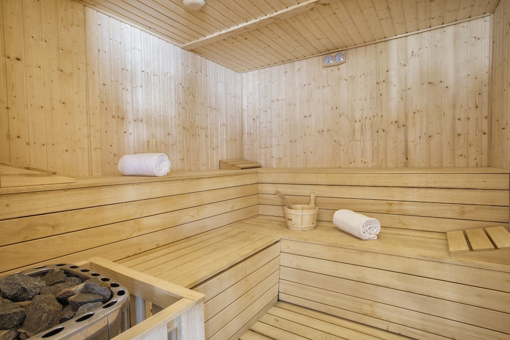 HM Martinique Aparthotel — Spa in Magaluf, Balearic Islands