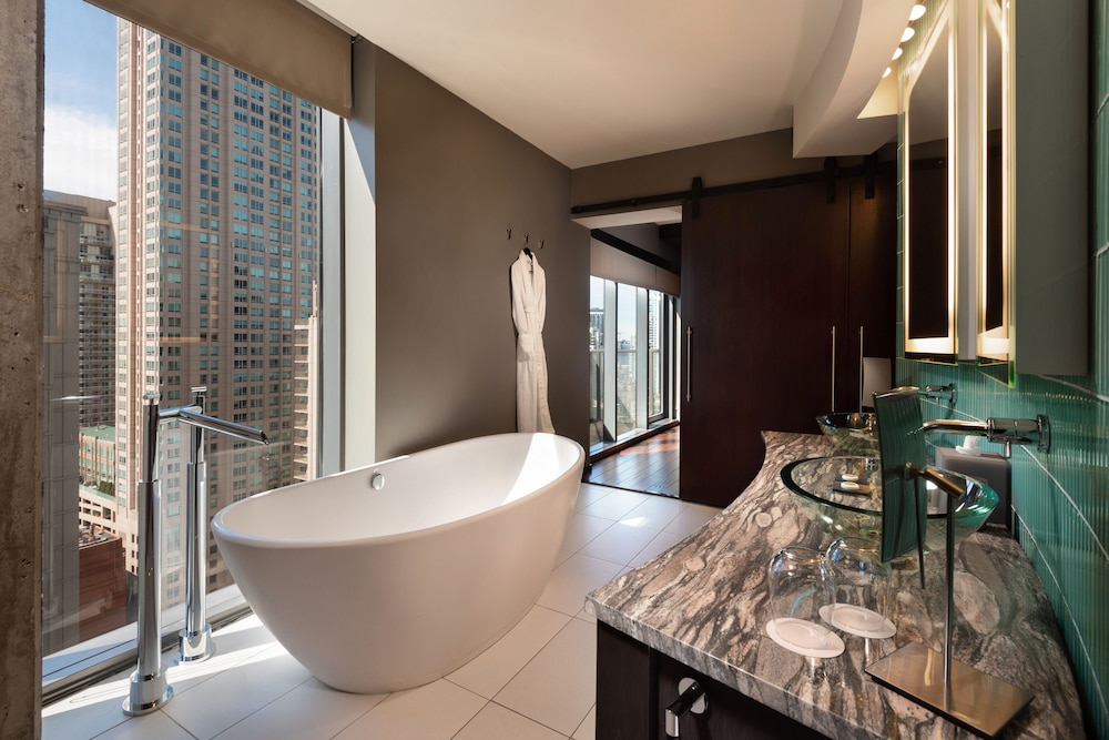 Eurostars Magnificent Mile — Hotel rooms in Chicago, Illinois