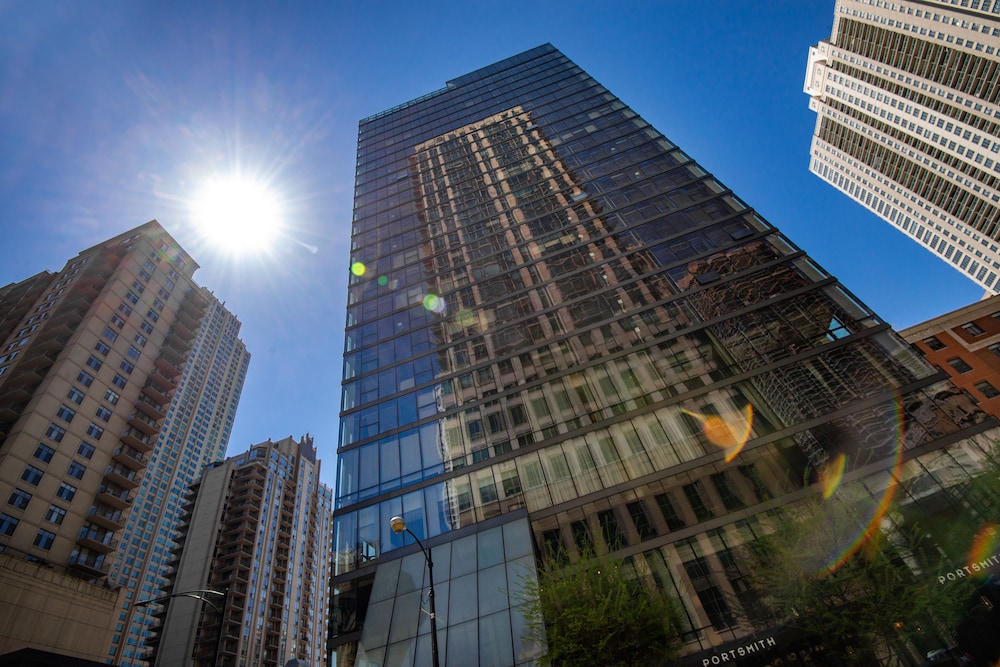 Eurostars Magnificent Mile — Hotel building in Chicago, Illinois