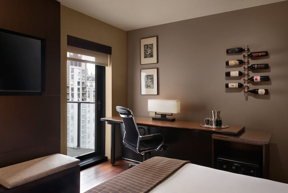 Eurostars Magnificent Mile — Hotel rooms in Chicago, Illinois