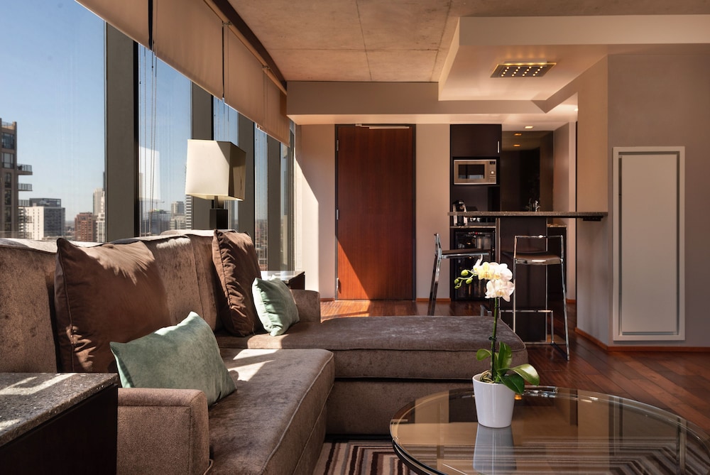 Eurostars Magnificent Mile — Hotel rooms in Chicago, Illinois