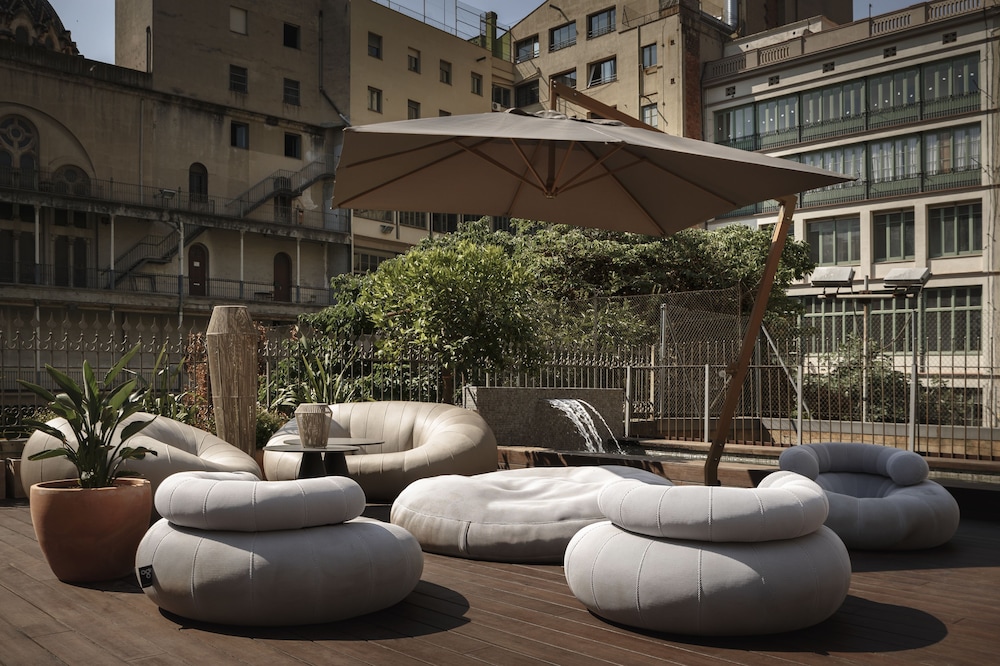 Icon BCN — Hotel building in Barcelona, Catalonia