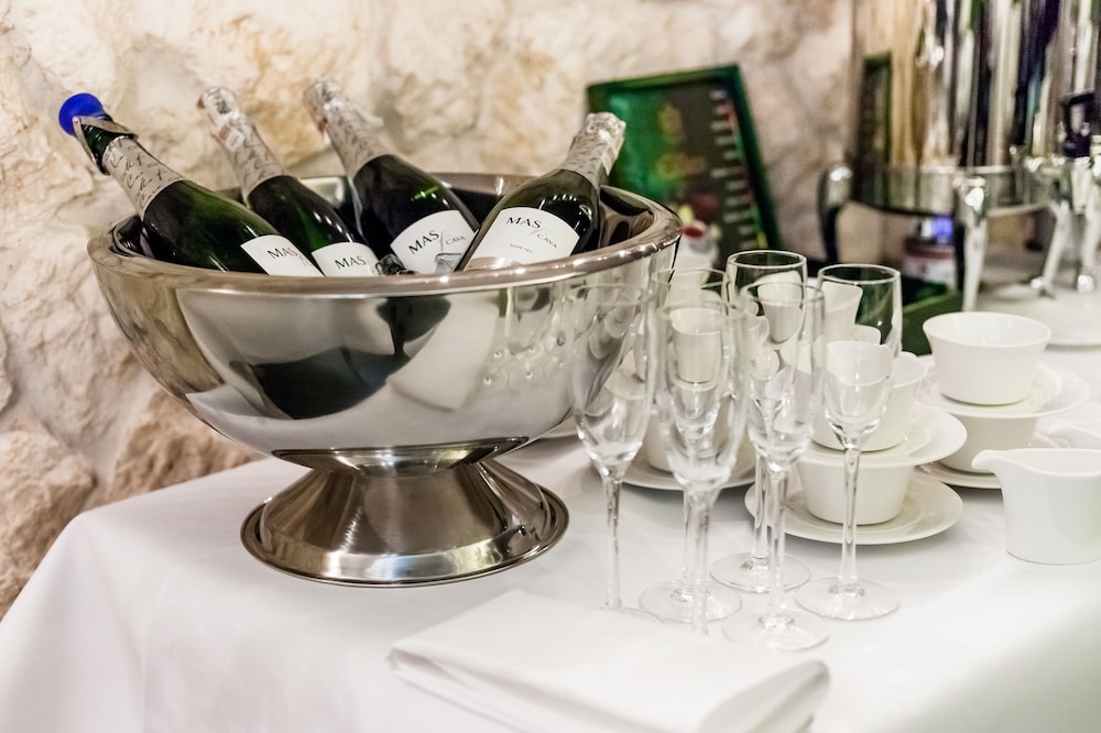 Queen Boutique Hotel — Restaurant & bars in Krakow, Lesser Poland
