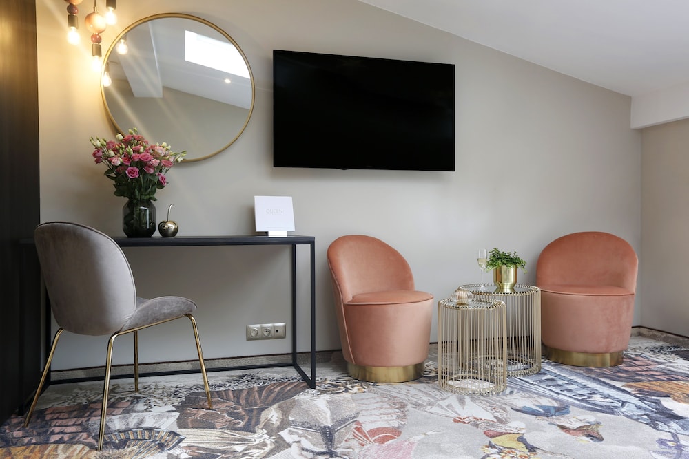 Queen Boutique Hotel — Hotel rooms in Krakow, Lesser Poland
