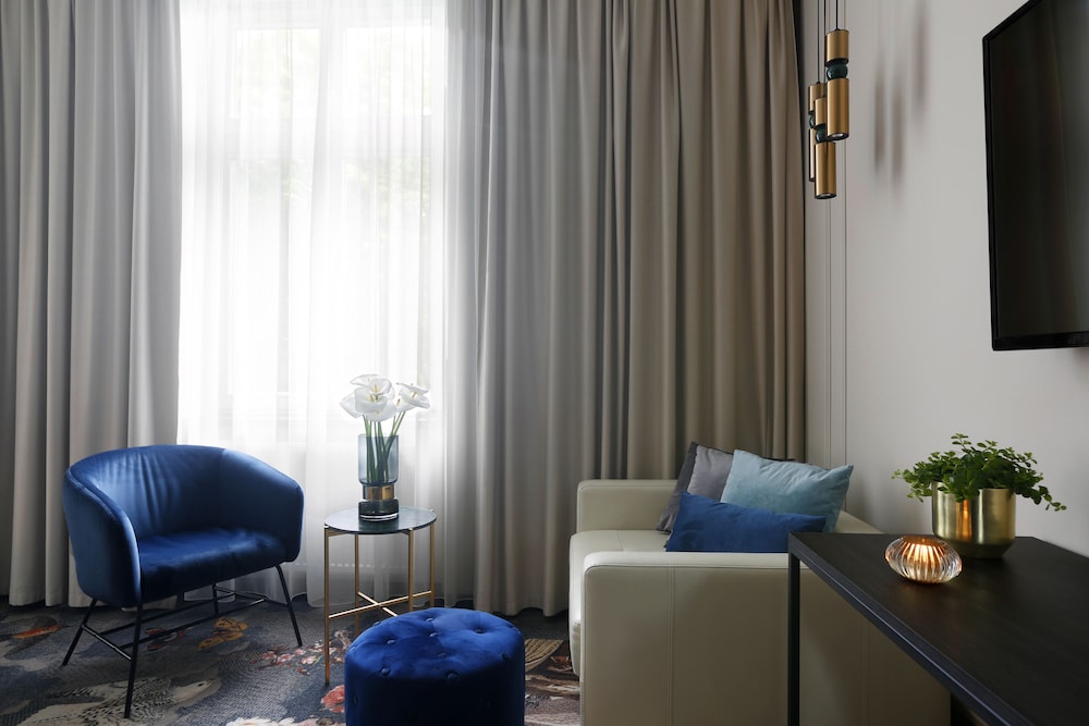 Queen Boutique Hotel — Hotel rooms in Krakow, Lesser Poland