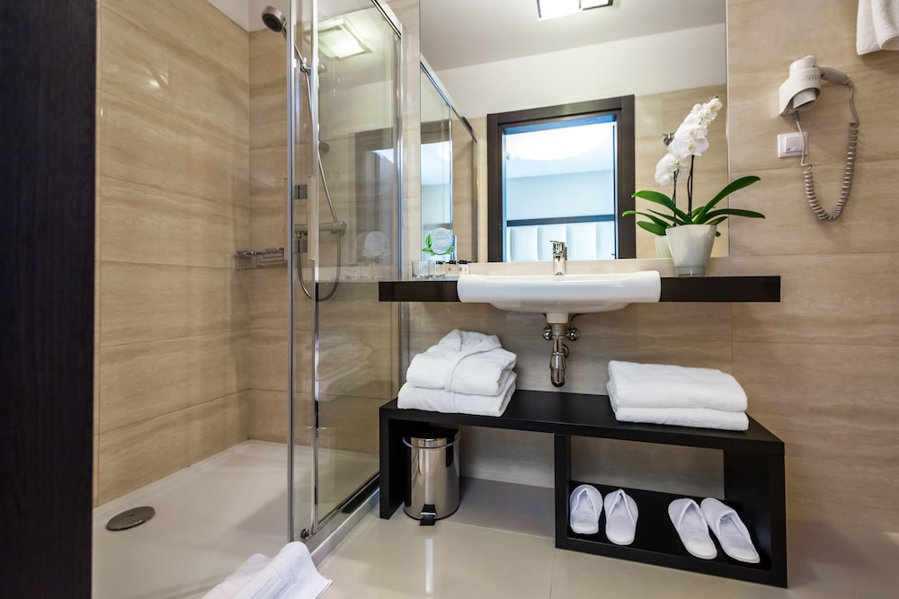 Queen Boutique Hotel — Hotel rooms in Krakow, Lesser Poland