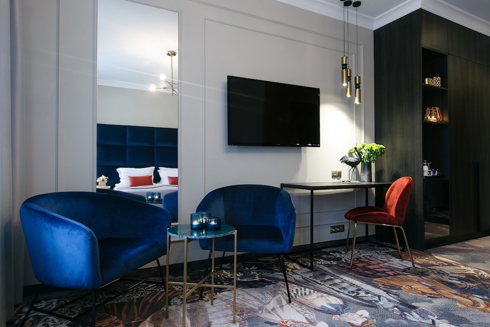 Queen Boutique Hotel — Hotel rooms in Krakow, Lesser Poland