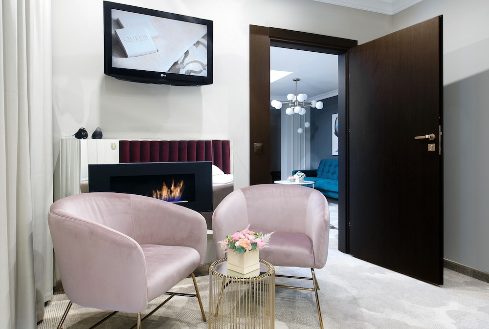 Queen Boutique Hotel — Hotel rooms in Krakow, Lesser Poland